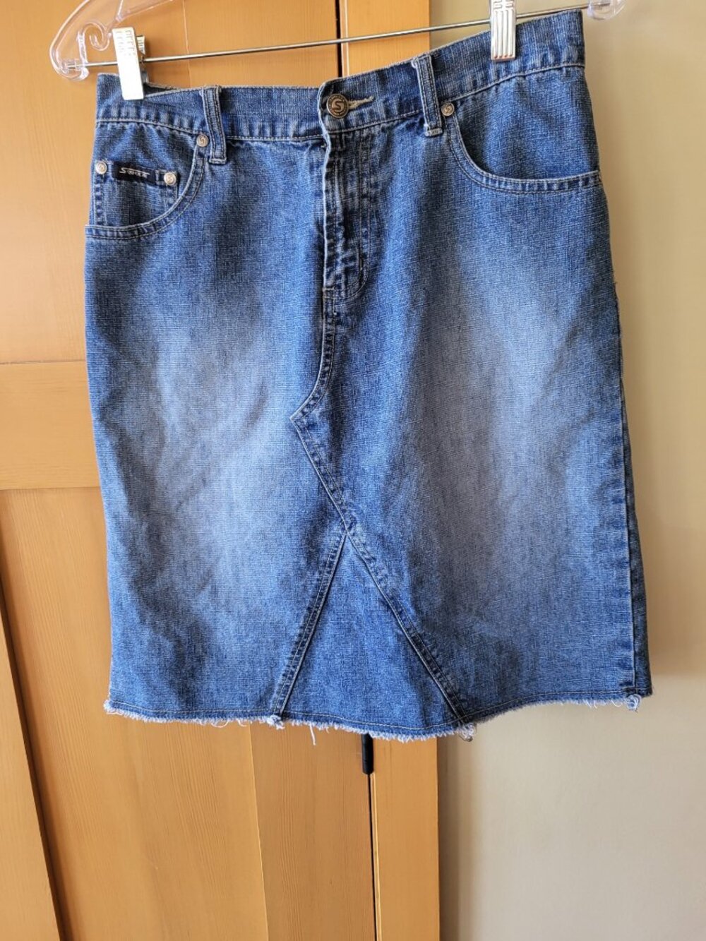 Squeeze by Stephen Hardy Denim Skirt - Size 5/6 - softened up for you!!